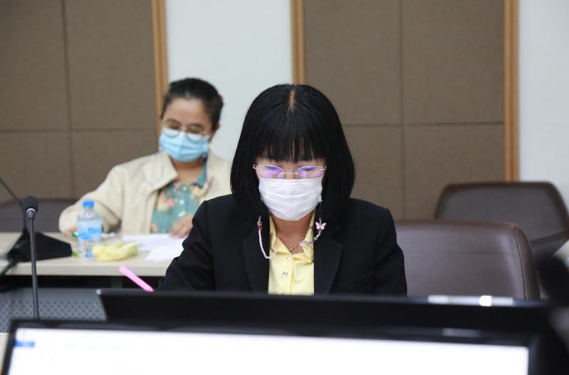 รองปลัด พม. เป็นปร�
