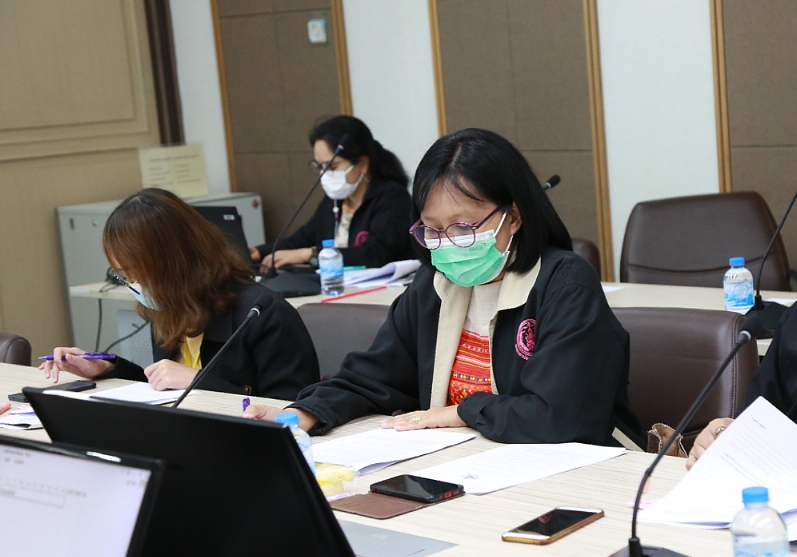 รองปลัด พม. เป็นปร�