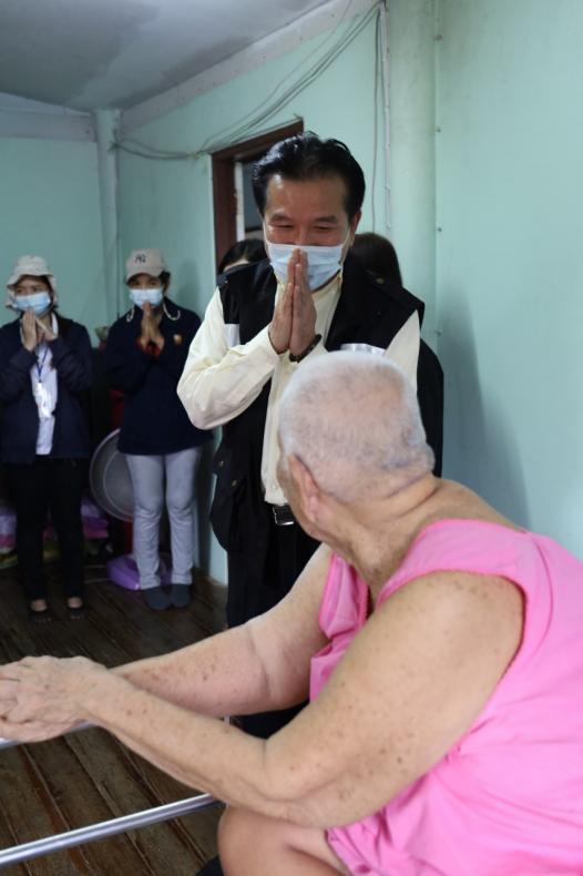 ผต.พม. ลงพื้นที่เย�