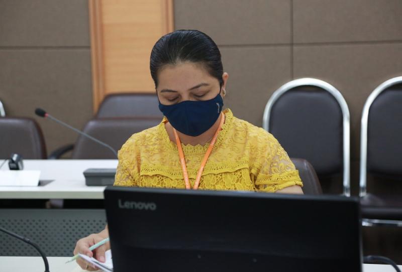 รองปลัด พม. เป็นปร�
