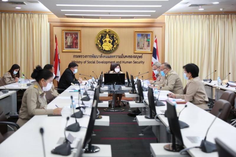 ปลัด พม. เป็นประธา�