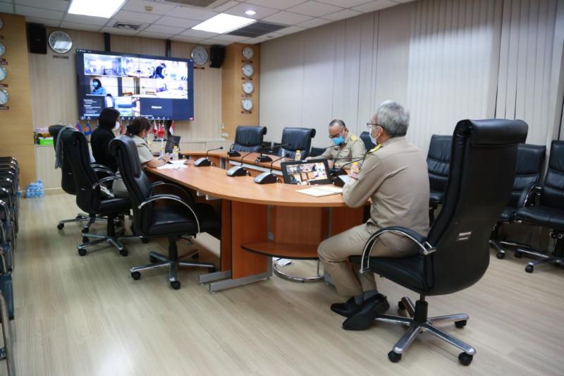 รองปลัด พม. เป็นปร�