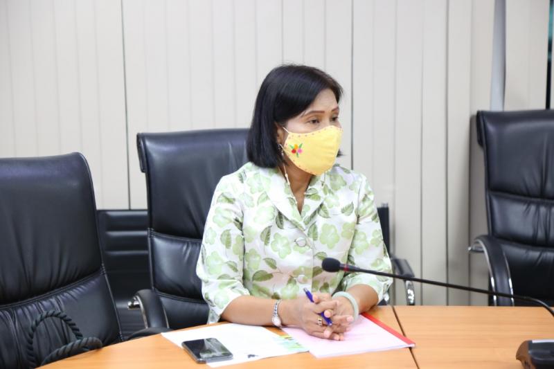 รองปลัด พม. เป็นปร�
