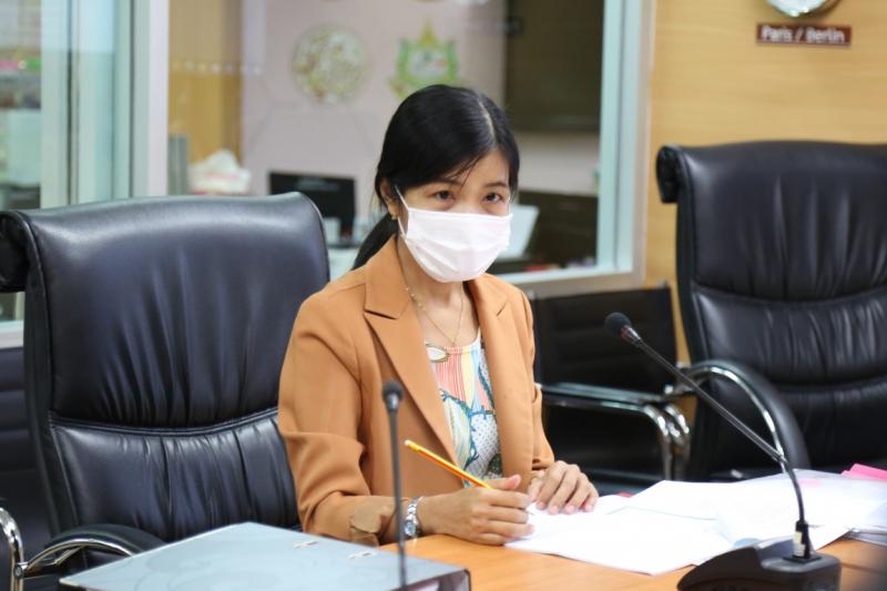 รองปลัด พม. เป็นปร�