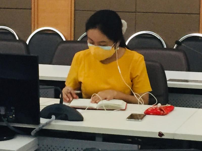 รองปลัด พม. เป็นปร�