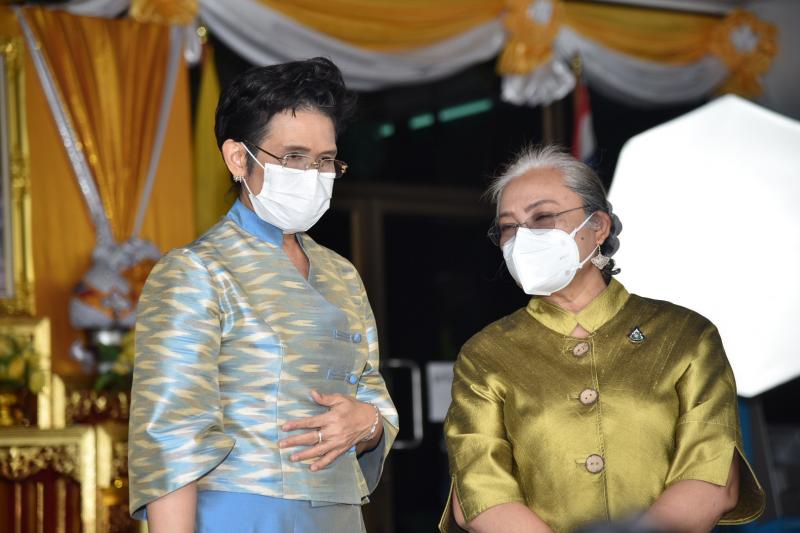 พม. พก. รับมอบสิ่งข�