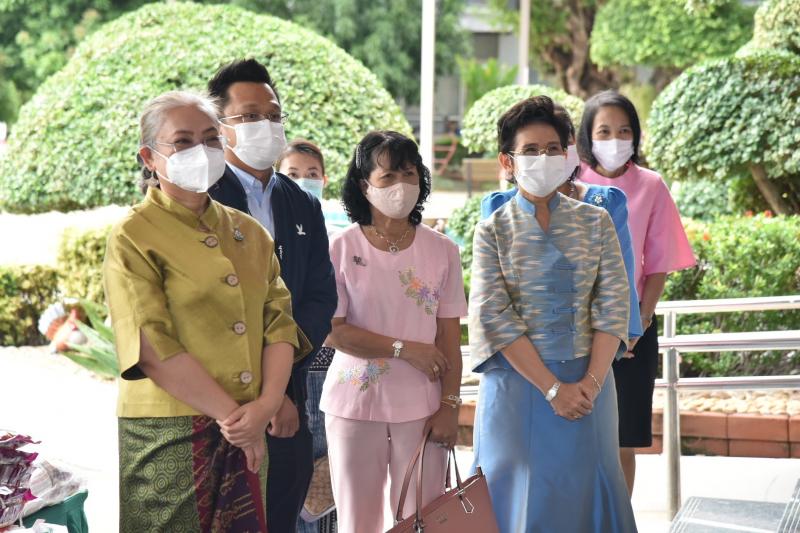 พม. พก. รับมอบสิ่งข�