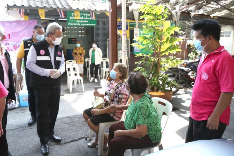 รองปลัด พม. ลงพื้น�