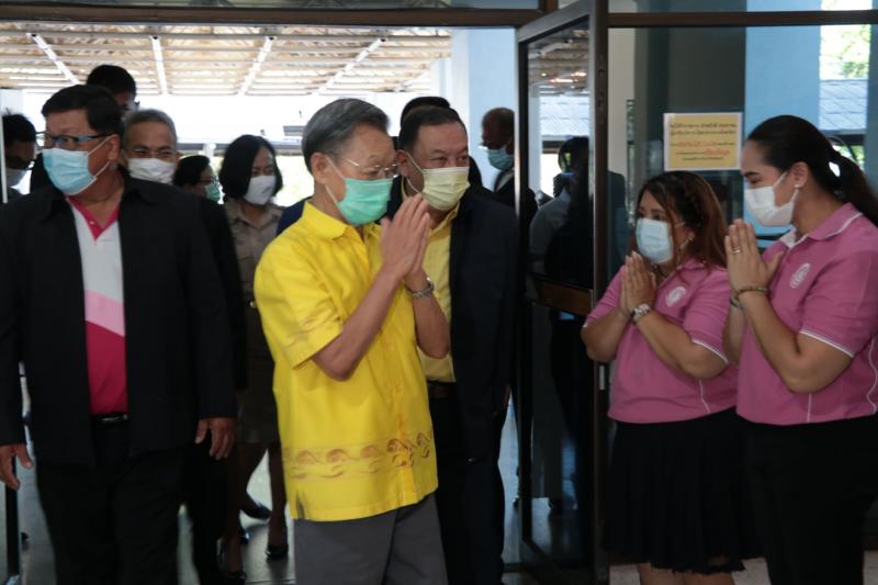 รมว.พม. และนายชวน ห�