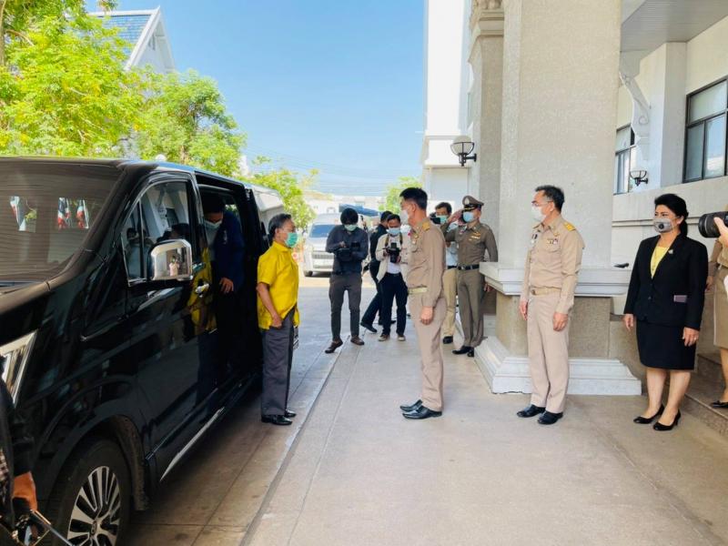 ประธานรัฐสภา พร้อ�