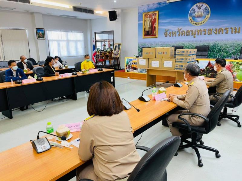 ประธานรัฐสภา พร้อ�