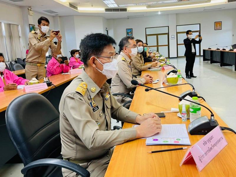 ประธานรัฐสภา พร้อ�