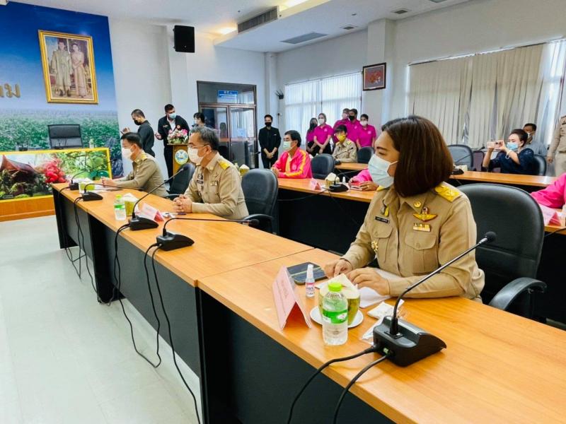 ประธานรัฐสภา พร้อ�