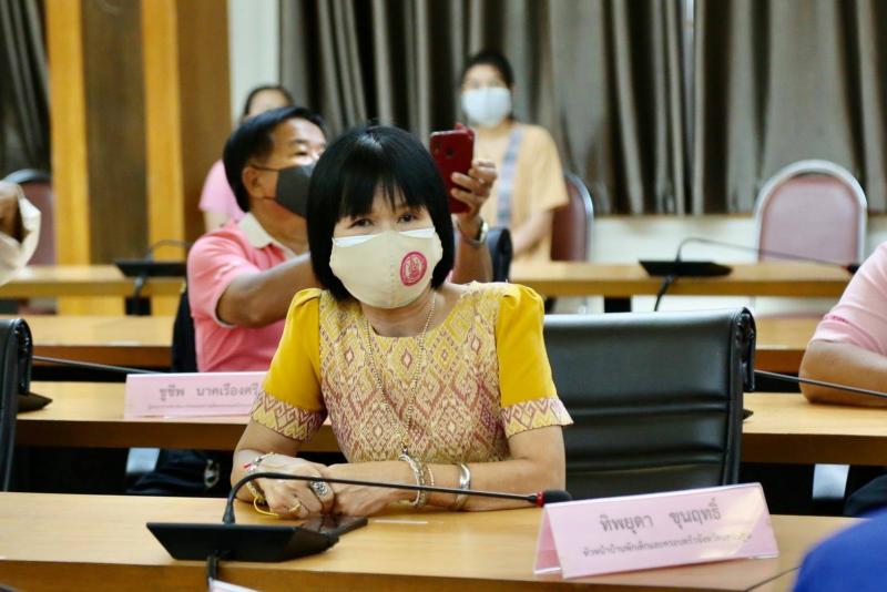 ประธานรัฐสภา พร้อ�