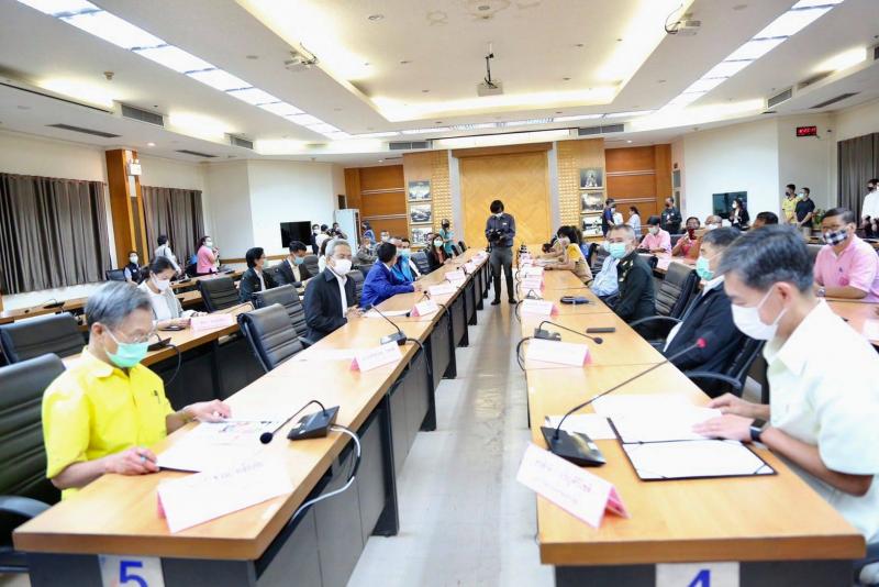 ประธานรัฐสภา พร้อ�