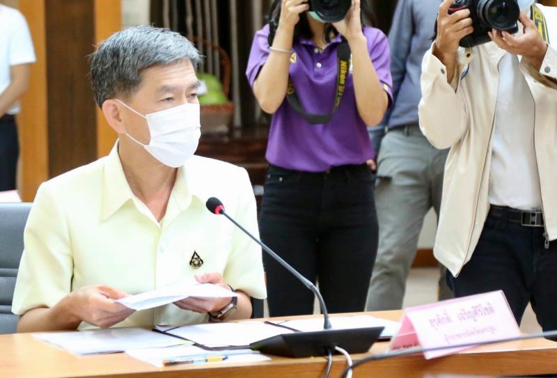 ประธานรัฐสภา พร้อ�