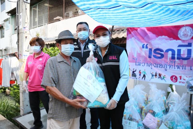 รองปลัด พม. ลงพื้น�