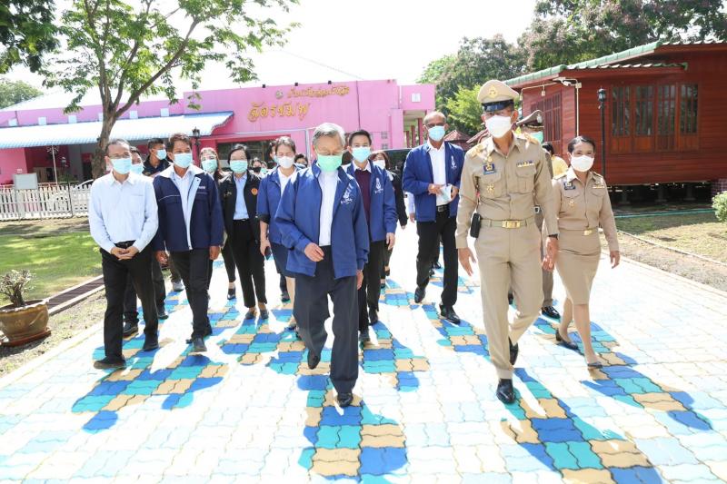 ปลัด พม. ร่วมลงพื้�