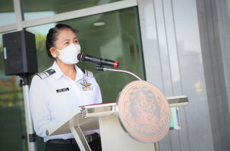 พม. รับสิ่งของบริจ