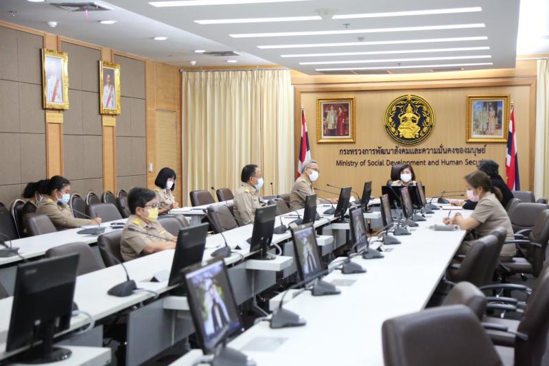ปลัด พม. เป็นประธา�