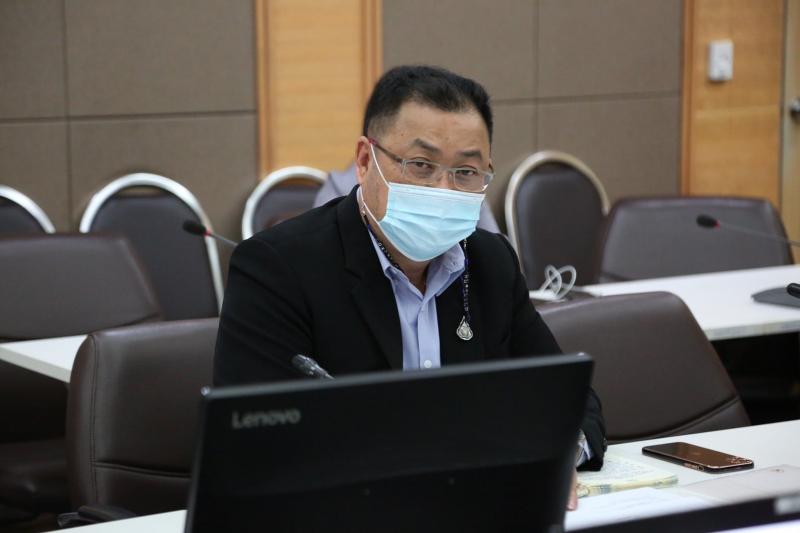 รองปลัด พม. เป็นปร�