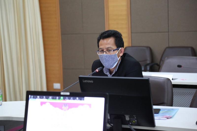 รองปลัด พม. เป็นปร�