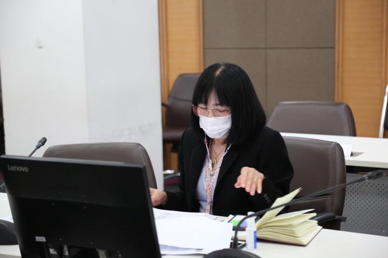 รองปลัด พม. เป็นปร�