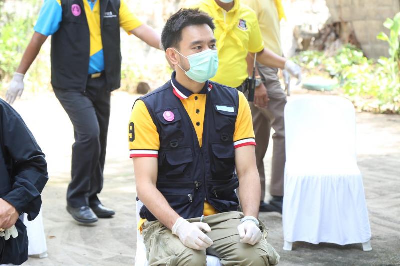 รมว.พม. พร้อมด้วยผ�
