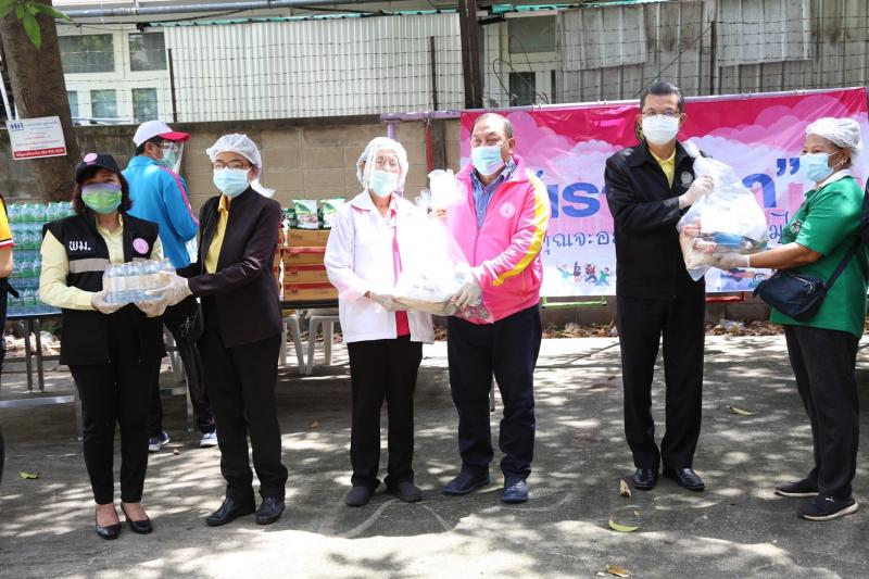 รมว.พม. พร้อมด้วยผ�