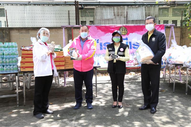 รมว.พม. พร้อมด้วยผ�