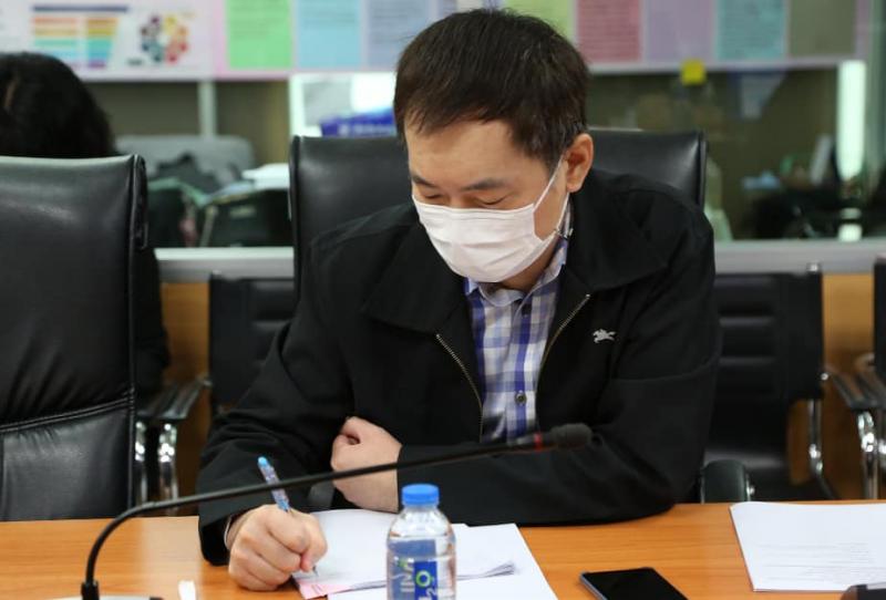 รองปลัด พม. เป็นปร�