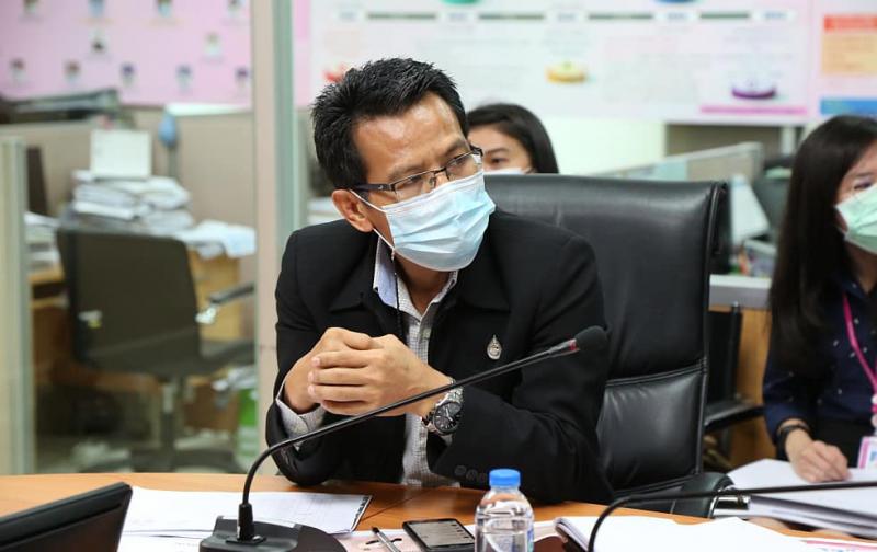 รองปลัด พม. เป็นปร�