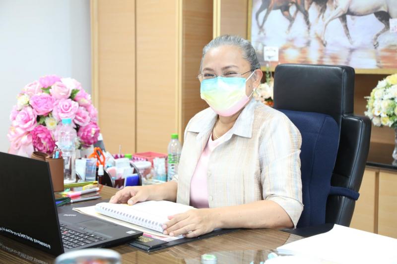 รองปลัด พม. เป็นปร�