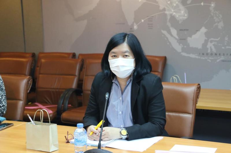 รองปลัด พม. เป็นปร�