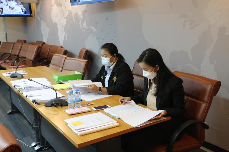 รองปลัด พม. เป็นปร�