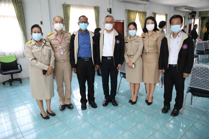ปลัด พม. ร่วมกับปร�