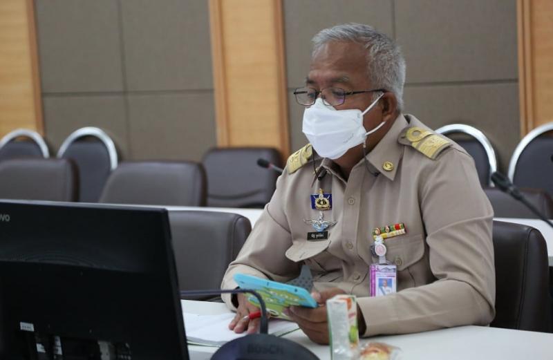 รองปลัด พม. เป็นปร�