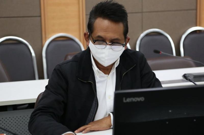 รองปลัด พม. เป็นปร�