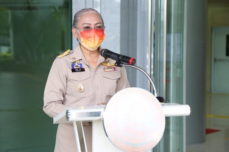 รองปลัด พม. รับมอบ�