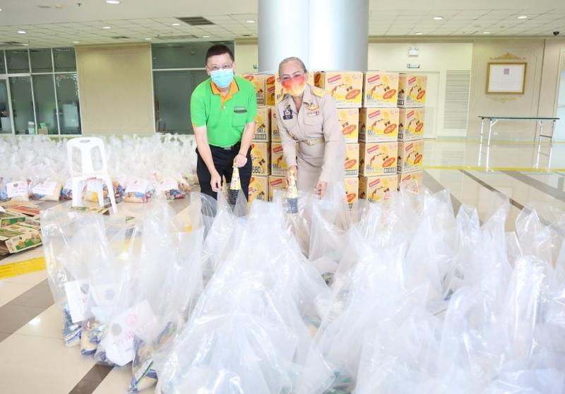 รองปลัด พม. รับมอบ�