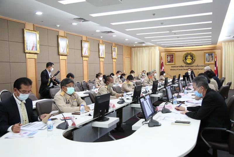 รมว.พม. เป็นประธาน�
