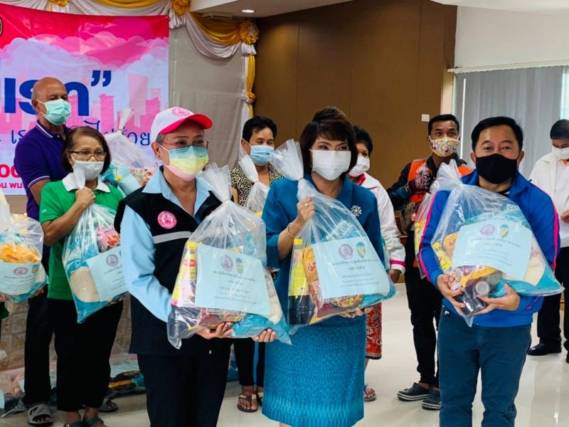 รองปลัด พม. ลงพื้น�