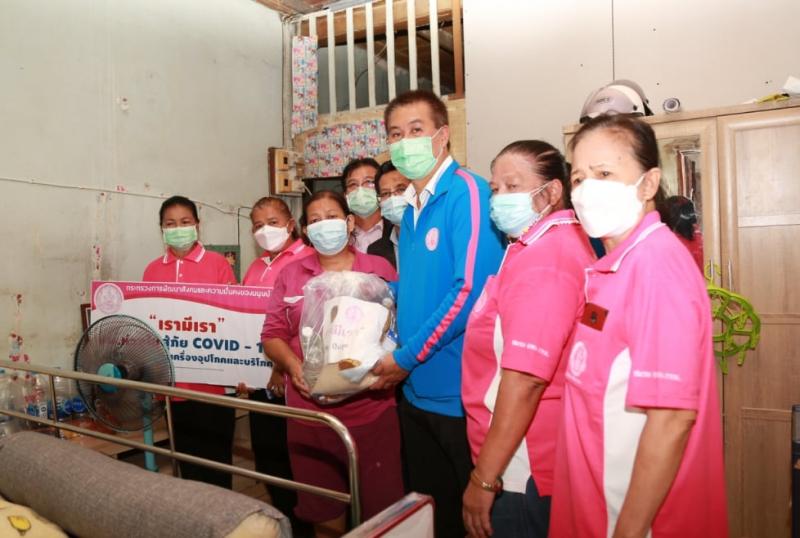 รมว.พม. มอบหมายทีม �