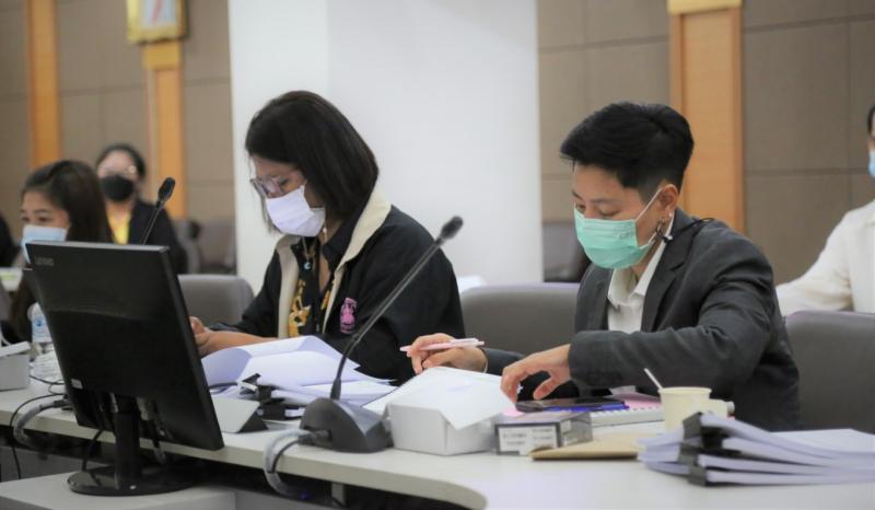 รองปลัด พม. เป็นหั�