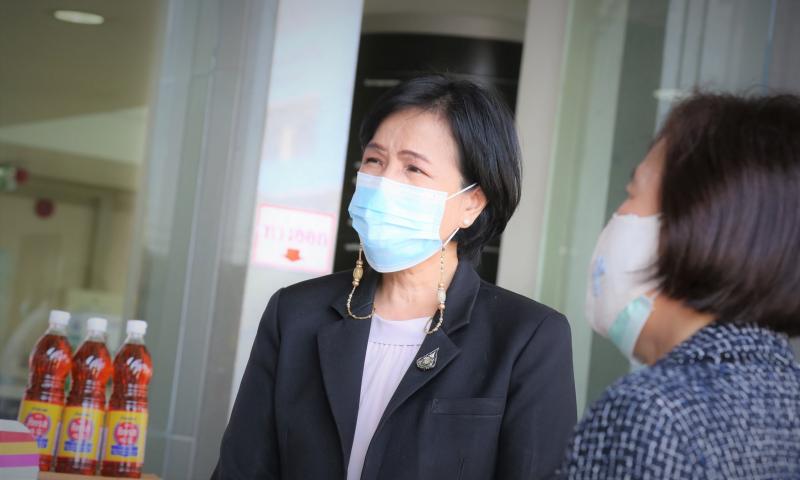 รองปลัด พม. เป็นผู�