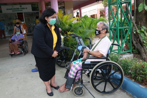 รองปลัด พม. พร้อมด�