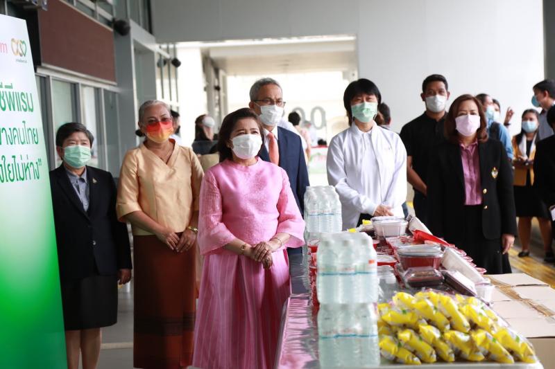 ปลัด พม. รับมอบสิ่�