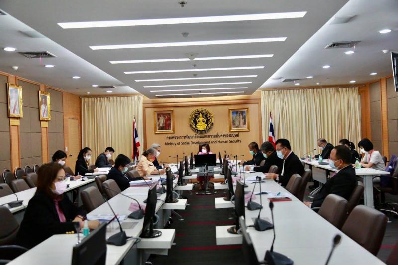 รมว.พม. เป็นประธาน�