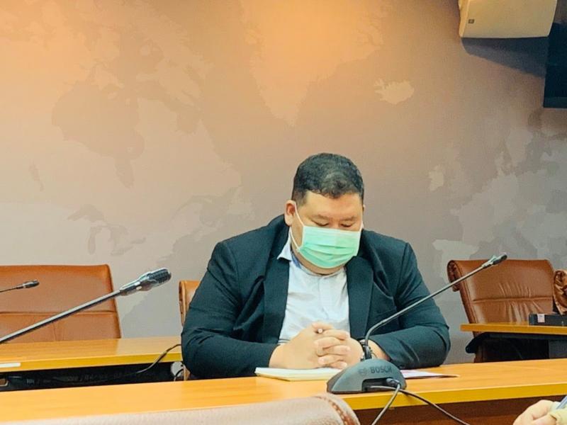 ให้สัมภาษณ์การศึ�