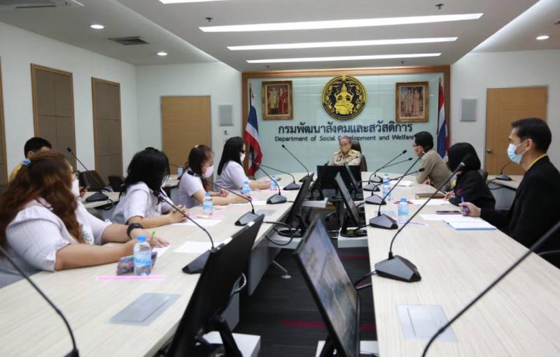 เป็นประธานการประ�